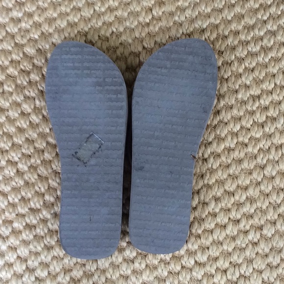 Yellow Box Bling Flip Flops - 7 1/2 - Picture 3 of 3